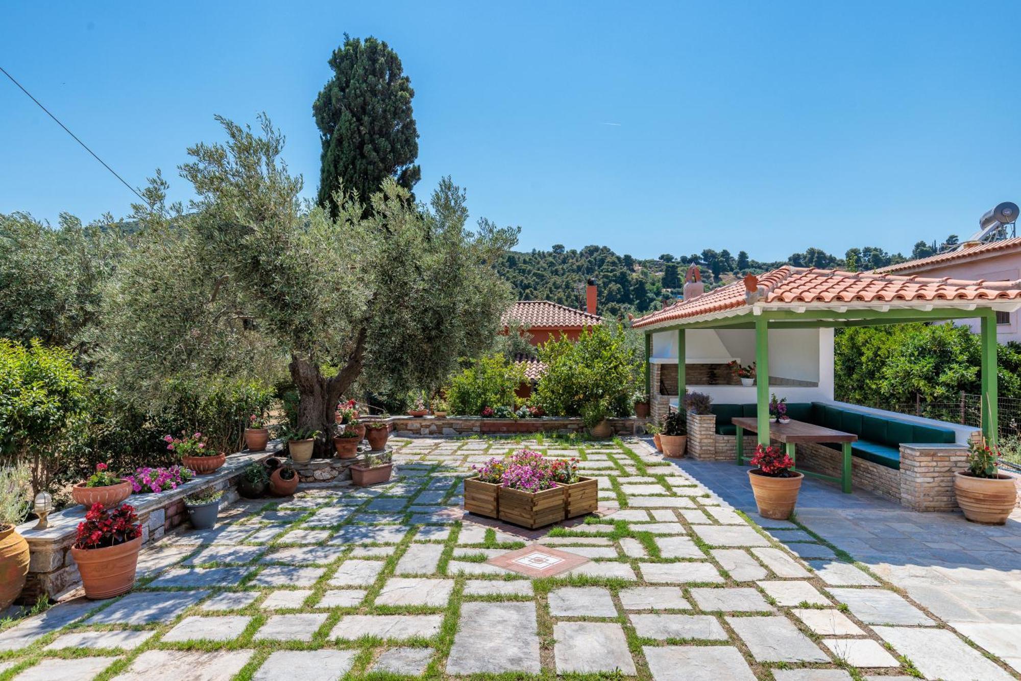 Aretousa Studios & Apartments Bandar Skopelos Luaran gambar